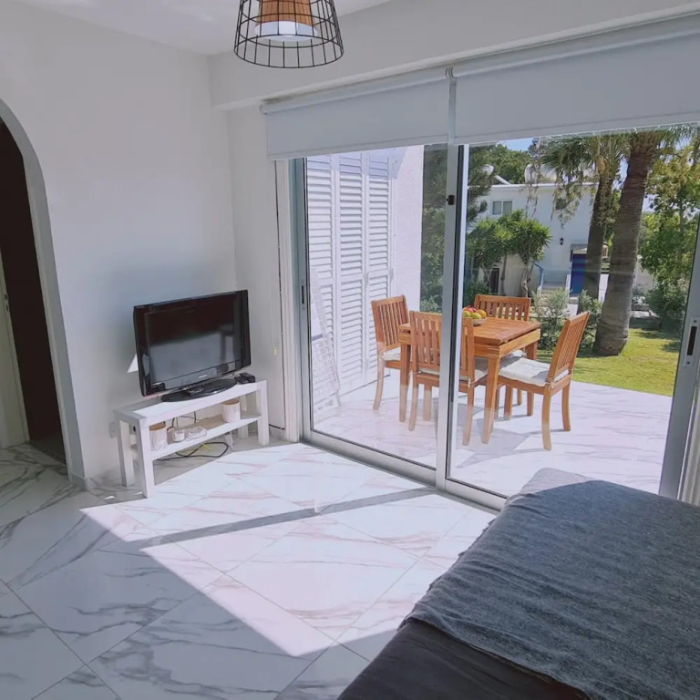 16 PRO - Stay Elias Garden Apartment