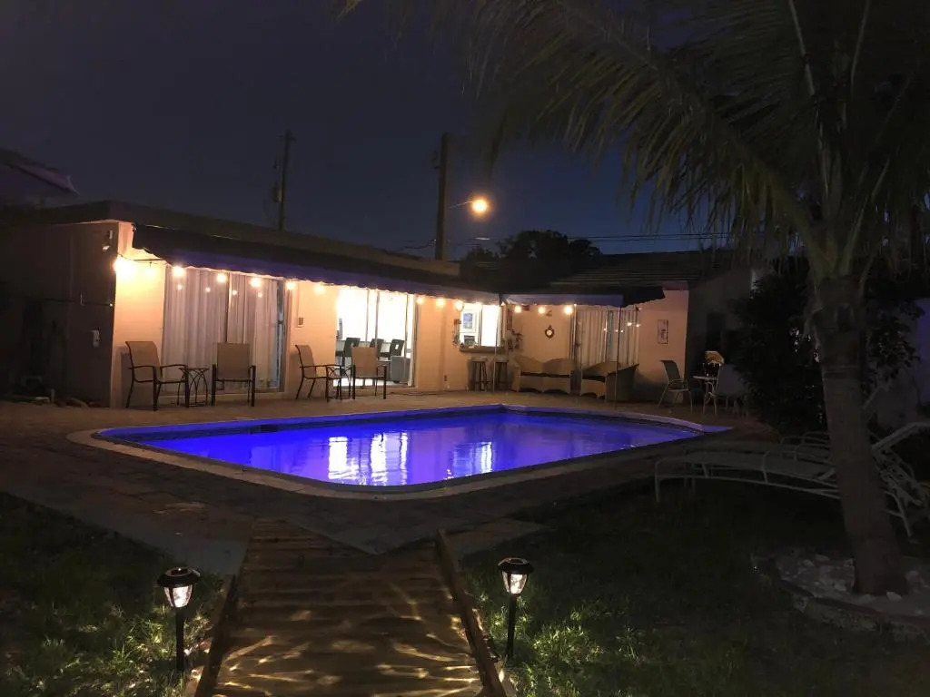 Purely Pompano, Pool, Water front, Paddleboard, Beach, 5 bedroom 3 bath