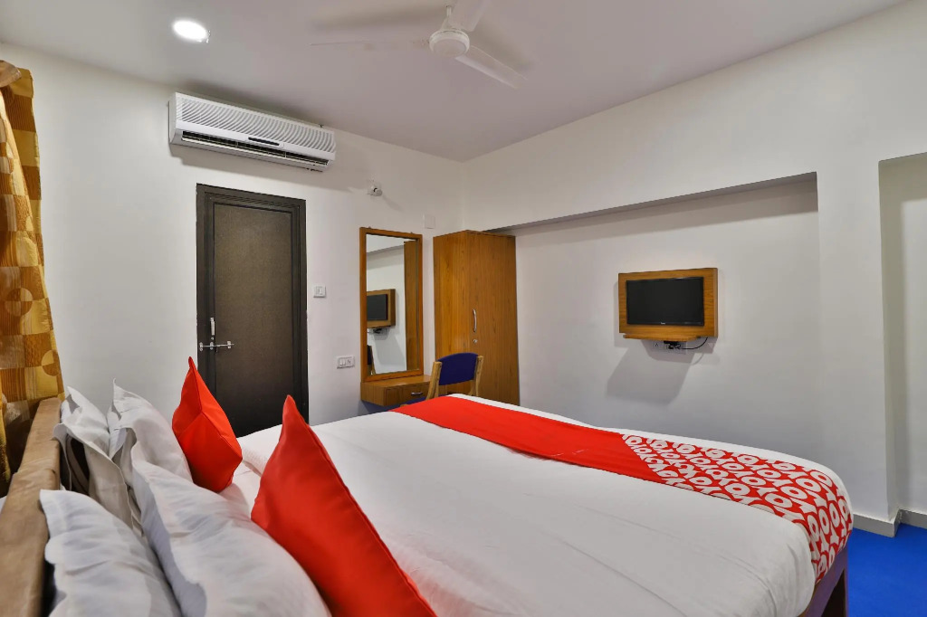 Collection O Vadodara Airport Formerly Milan Party Hall