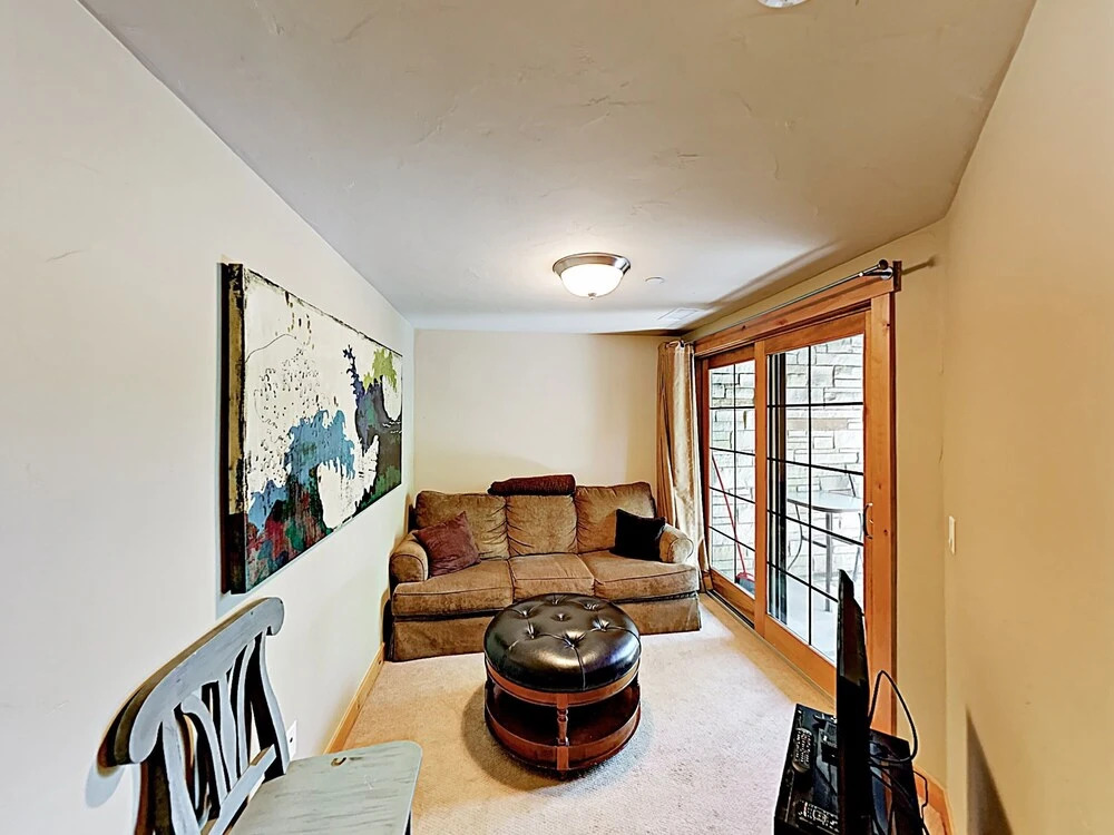 Downtown Getaway W/ Private Garage - Near Ski Resort 2 Bedroom Townhouse