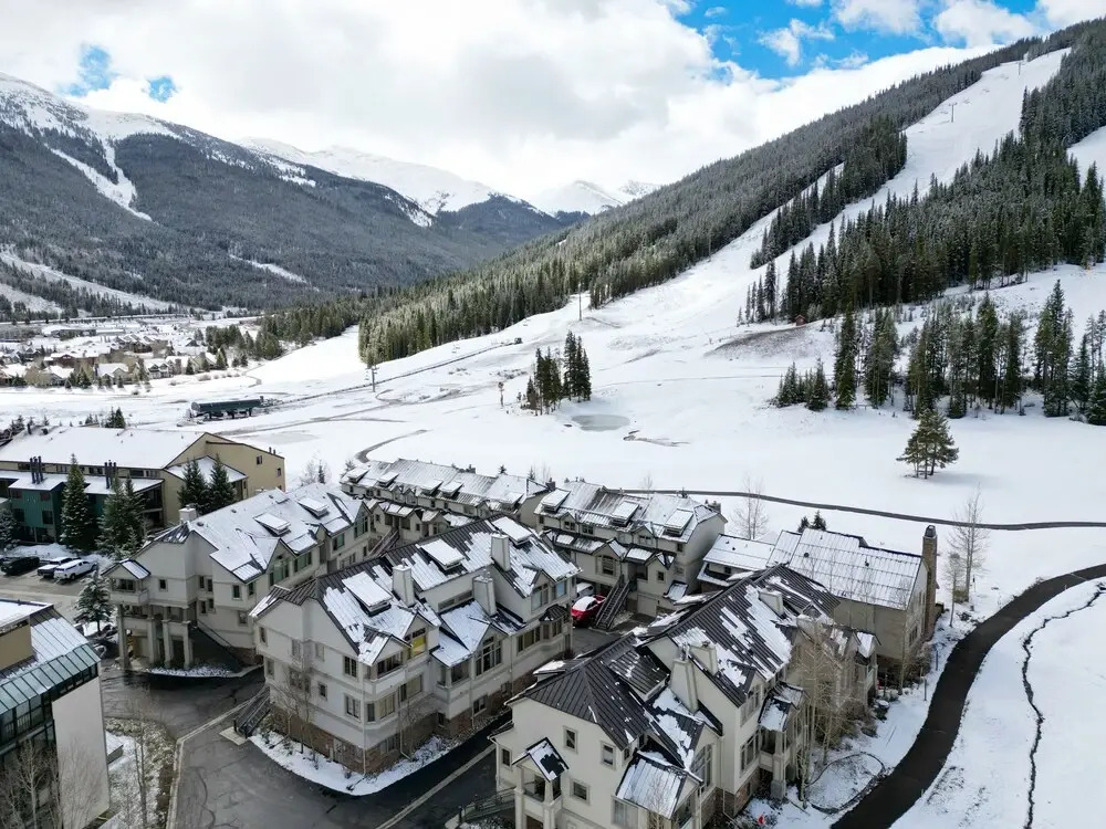 Pet Friendly, Slope-side, Spacious Town Home - ER21 by Redawning