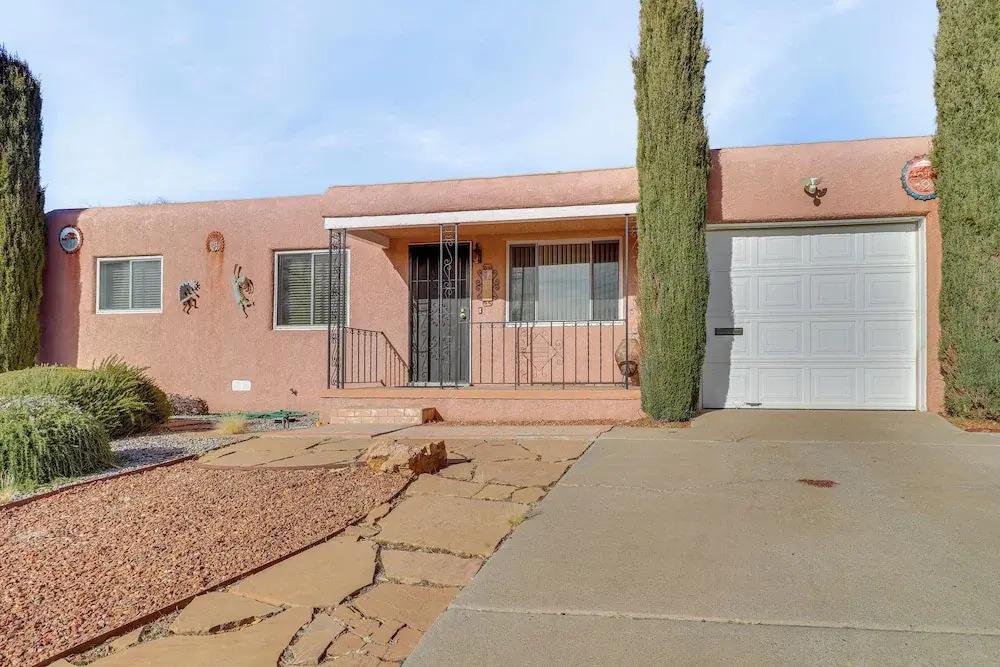 2 Mi to UNM Campus: Home in Quiet Area of ABQ
