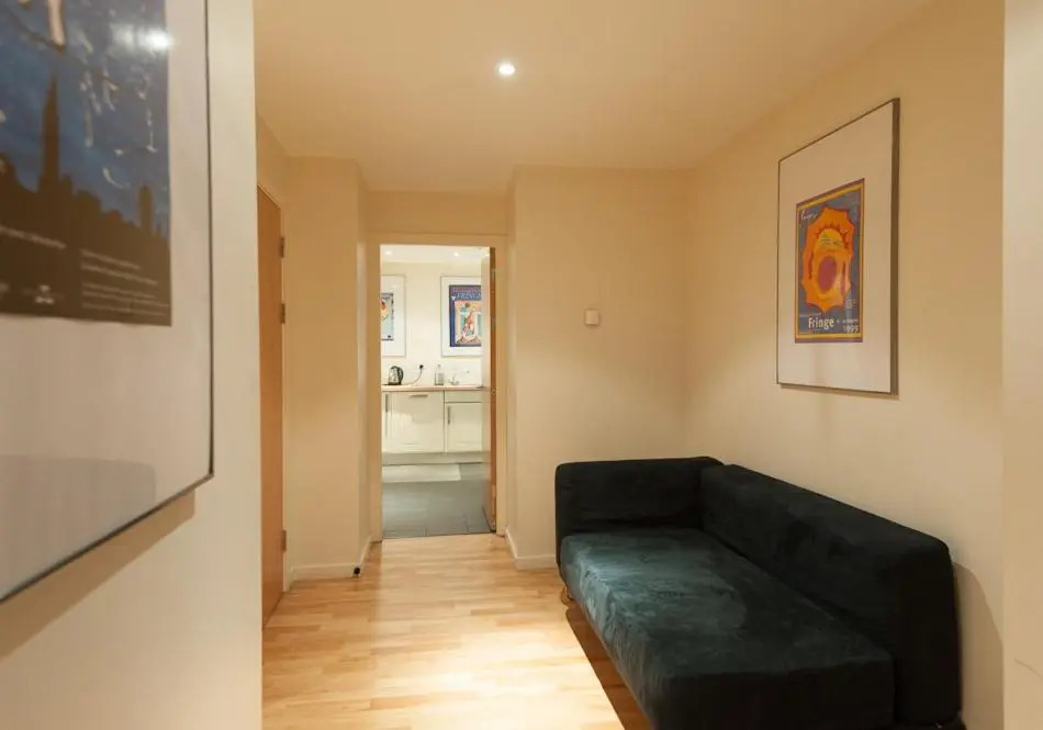 Edmonstone Suite Old Town