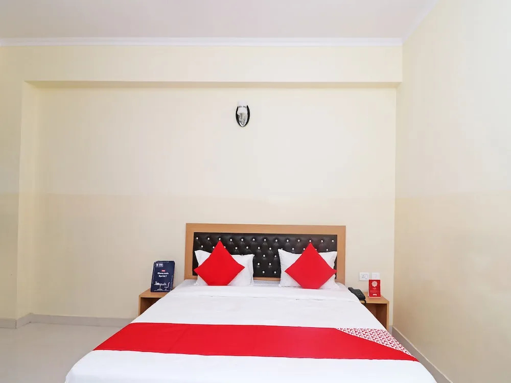 Hotel Crosswind By OYO Rooms