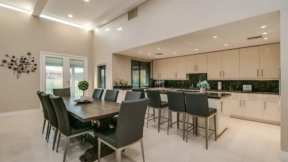 Luxe 4 Bdrm W/pool and Spa on Golf Course Lot!