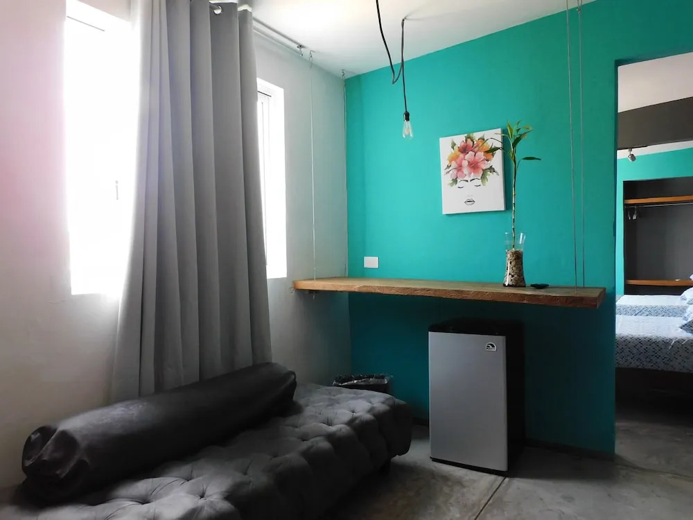 Zyan Rooms