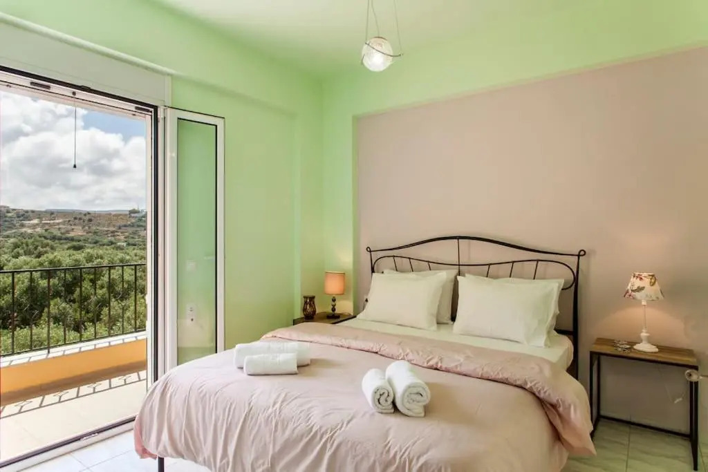 Olive grove with sea view, 20' walk to the beach