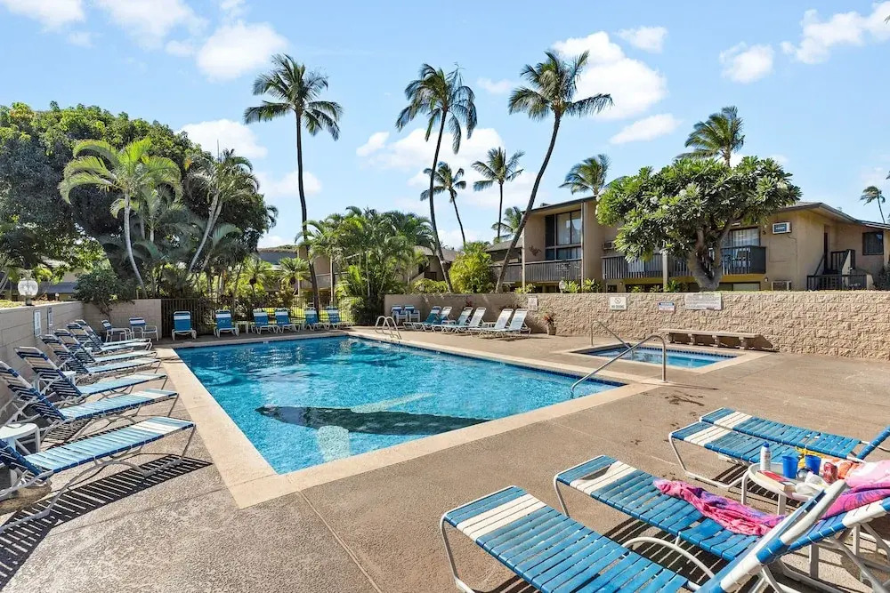 Kihei Garden Estates B-103 - Modern Design, Bright & Clean, Concrete Floors, AC!