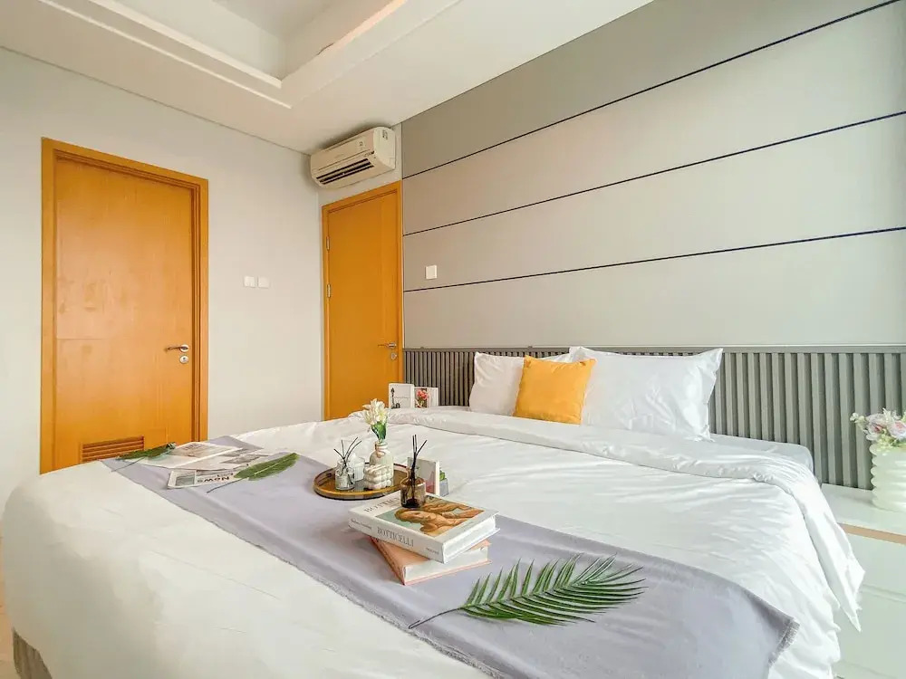 Fully Furnished And Elegant 2Br At Apartment Capitol Suites