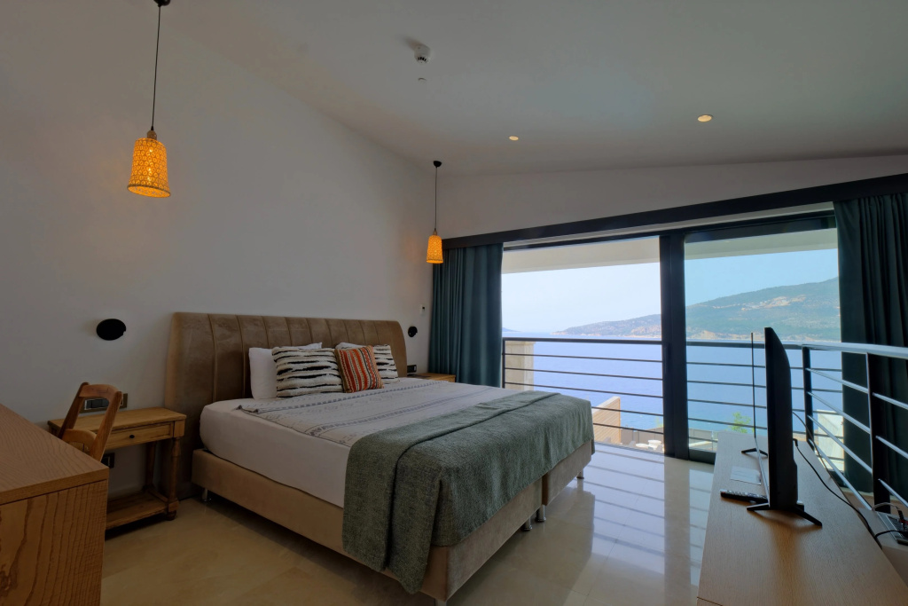 Lures Hotel