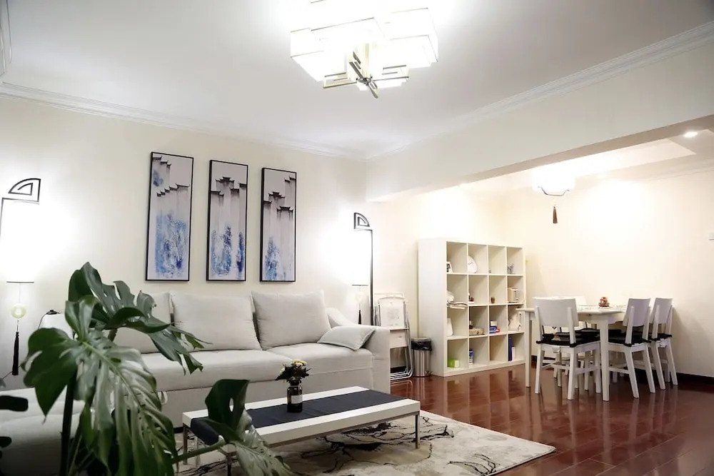 Beijing Sanlitun 2-Bedroom Spacious Apartment