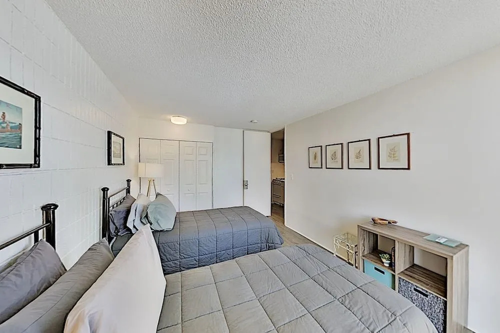 Kalakauan 511 1 Bedroom Condo by Redawning