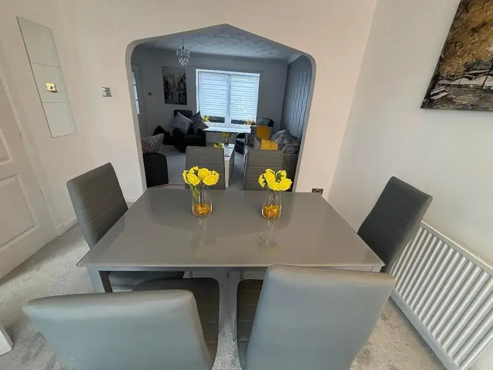130m2 New House 2024 - 3 Bedrooms - Free Fast Wifi - Free off Street Parking