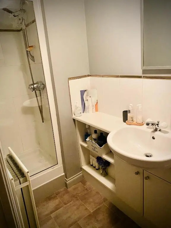 Beautiful self contained apartment in Ripon town house