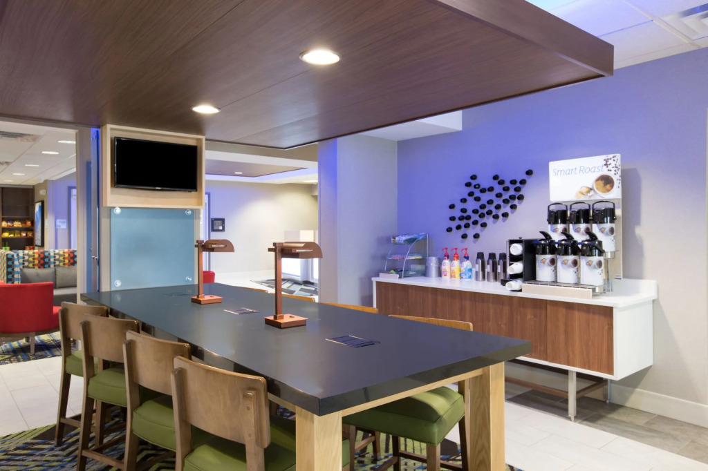 Holiday Inn Express Hotel & Suites Columbus by IHG