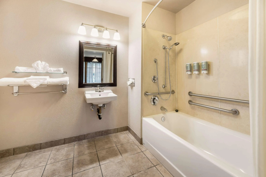 Best Western PLUS Frontier Motel