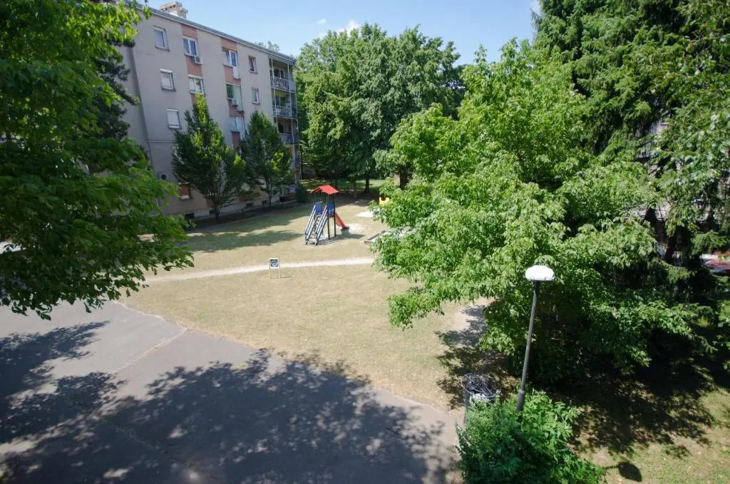 Apartment near Train Station