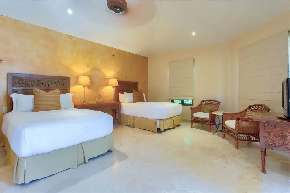 Villa Tranquila: 4 Bedroom Ocean View Villa Perfect for Relaxing at a Discounted Rate!