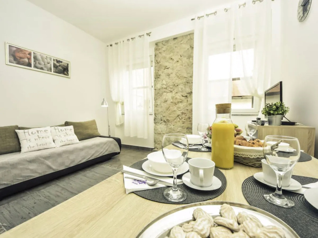 Apartment Snježana Karlobag 18147