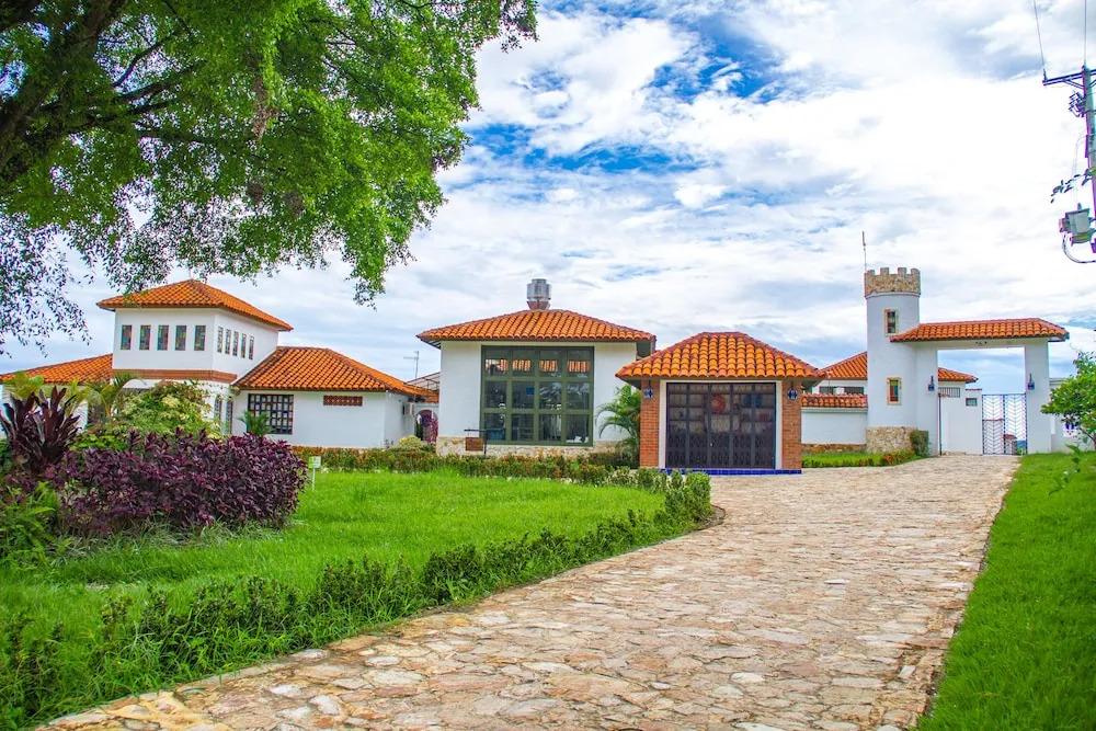 CASA BOHEMIA - Resort de Cerveza y vino