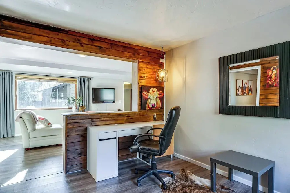 Quiet Alma Home w/ Deck - 20 Mi to Breckenridge!