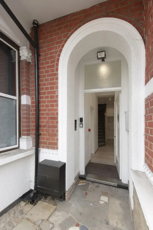 Rentaly London - Green Lanes - Studio 2