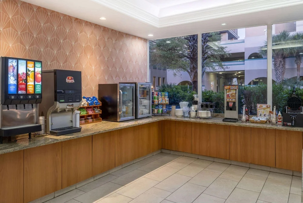Best Western PLUS - Grand Stand Inn & Suites