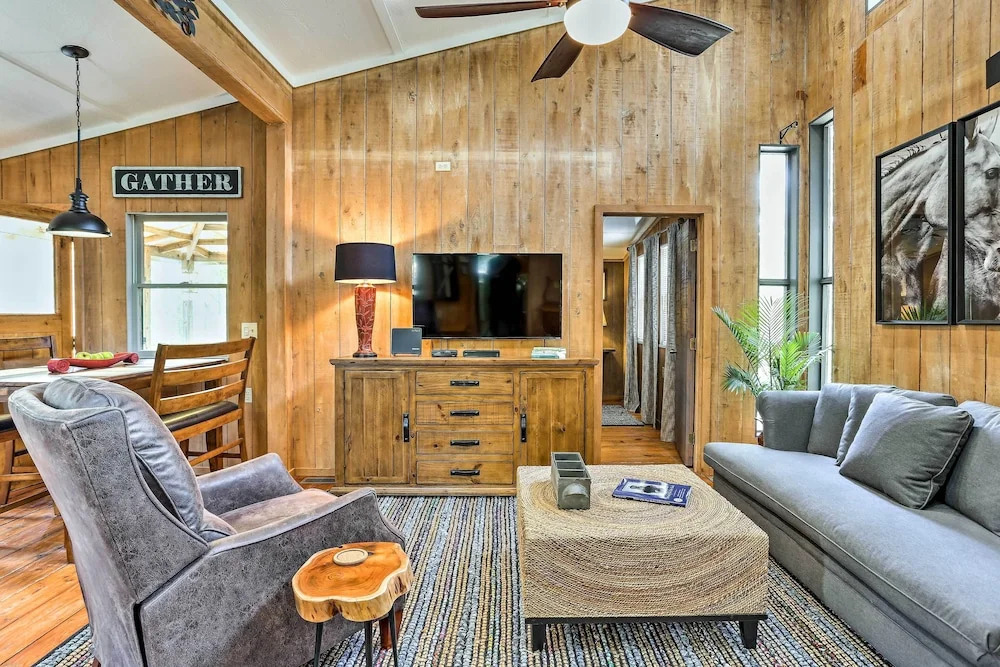 Cozy Hatteras Island Abode ~ 1 Mi to Frisco Beach!