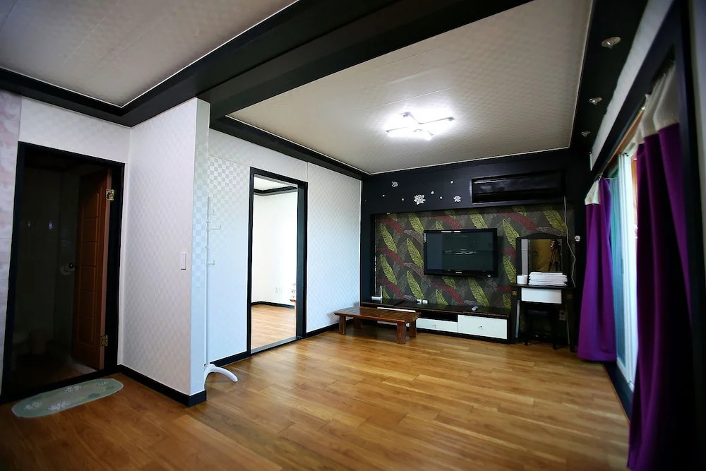 Grand Blue Pension