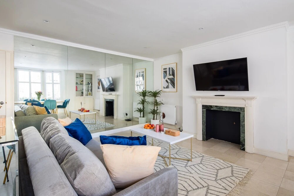 4 BDR Wilton Mews House By The Residences
