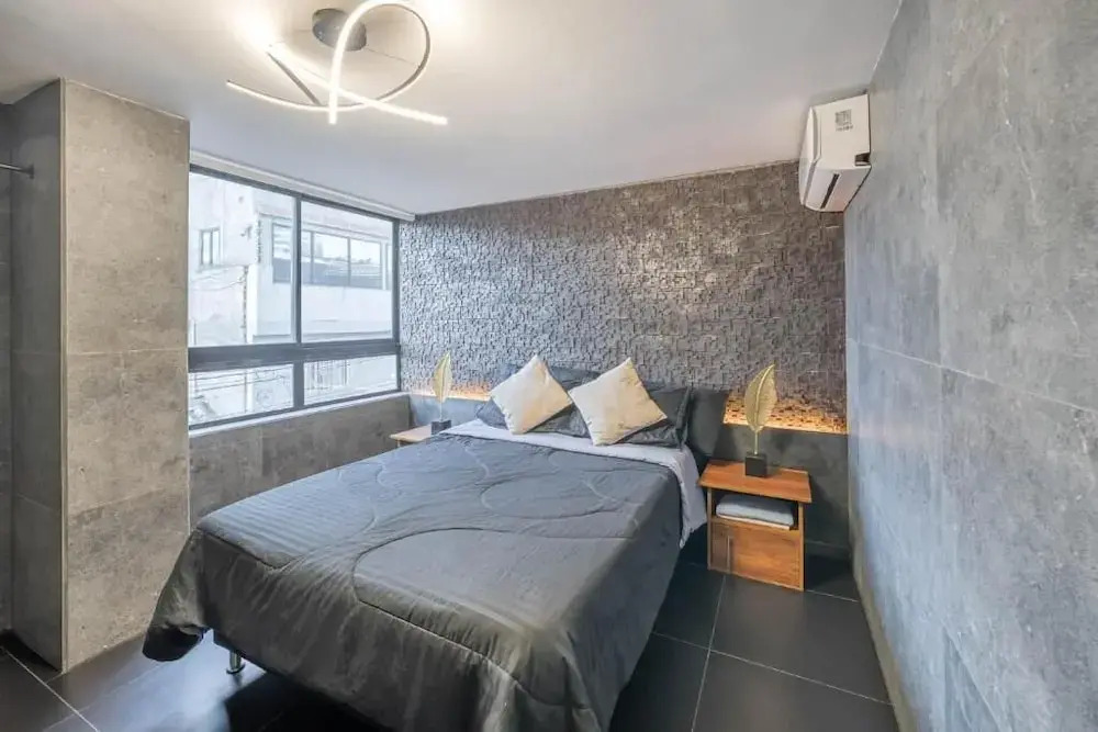3 BR apartment 1 block from lleras park