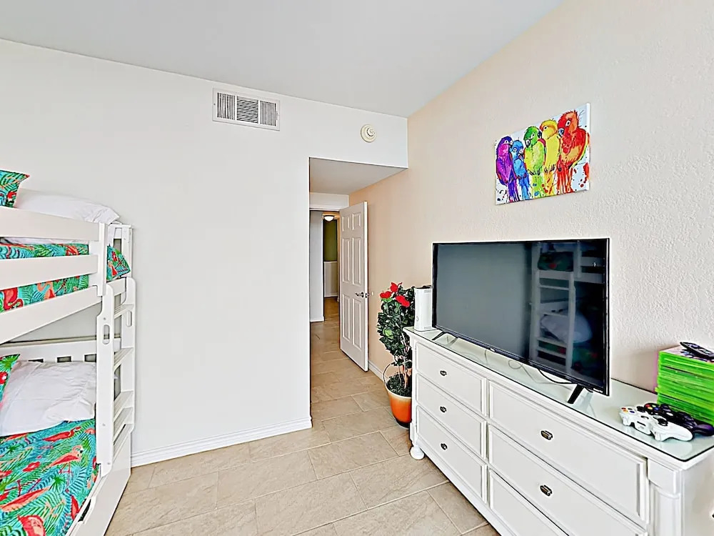 New Listing! All-suite Beachside W/ Pools 2 Bedroom Condo