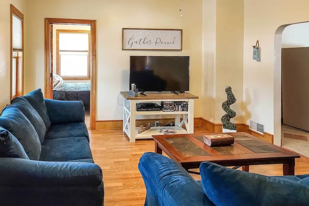 All-season Grand Haven Getaway With Deck!
