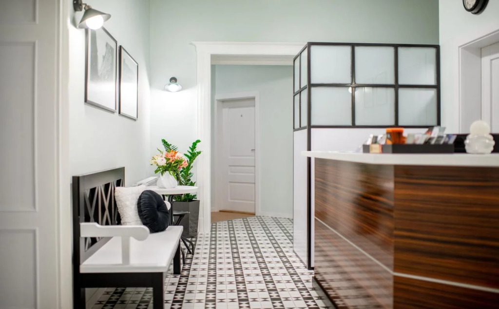 Art Deco Central Rooms