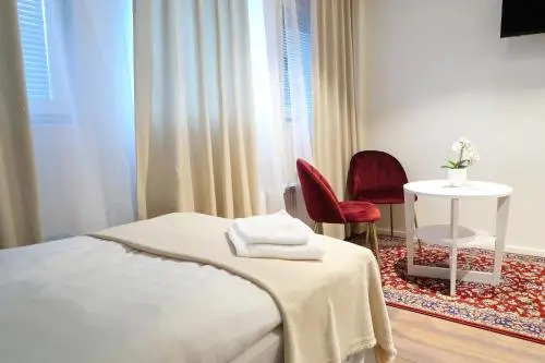 Hotel & Hostel 4 U