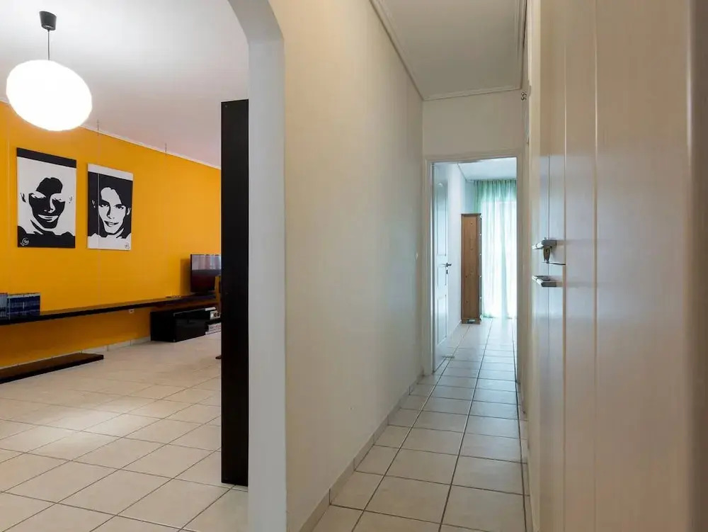 Spacious 2 Bedroom Apartment In Thessio