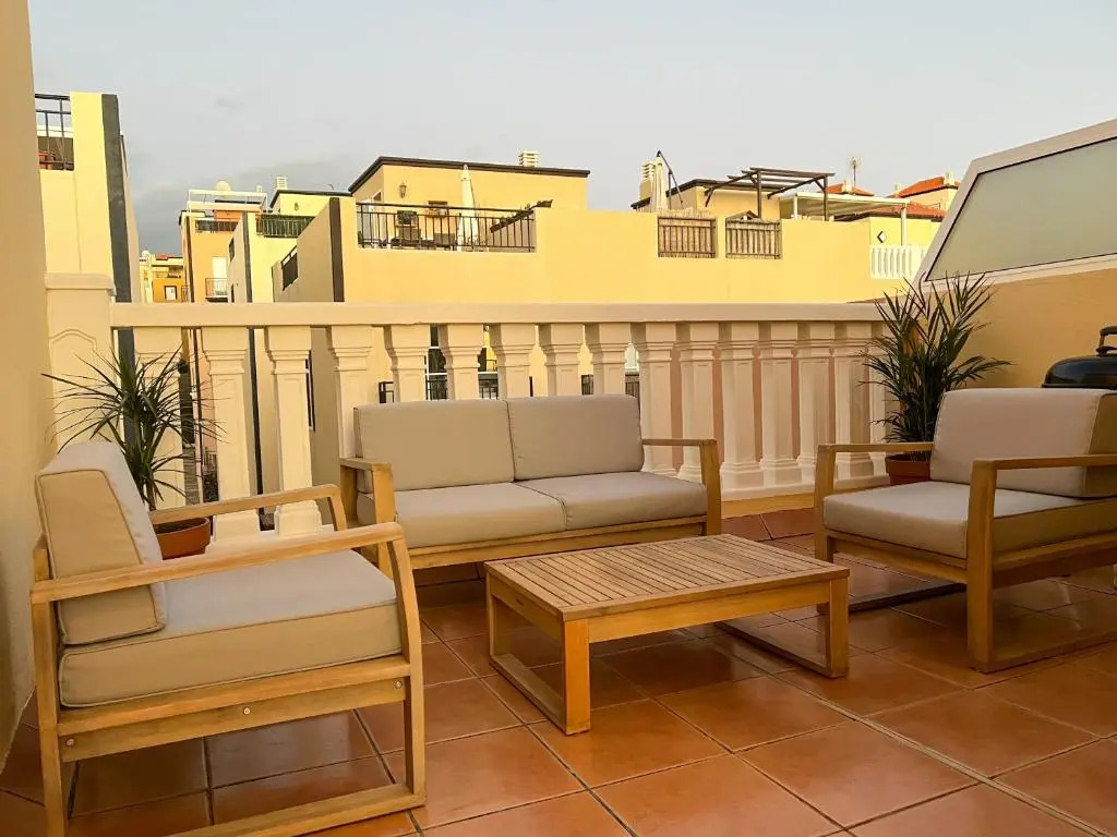 1314 FABULOUS 2 BEDROOM Accommodation ROOF TERRACE