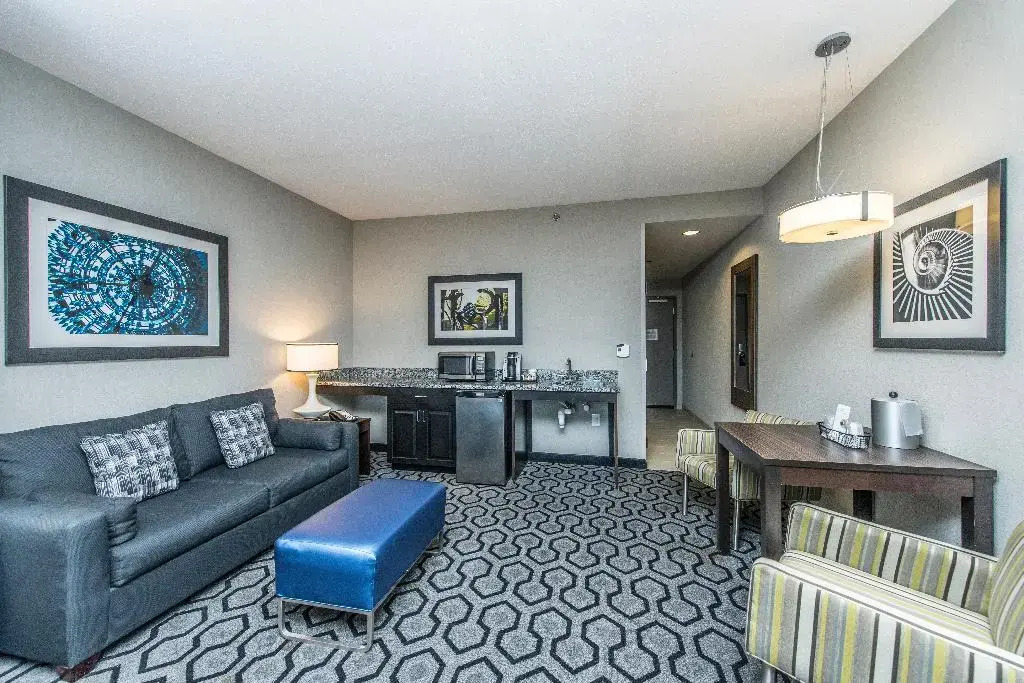 Holiday Inn Express & Suites Charleston Arpt-Conv Ctr Area by IHG