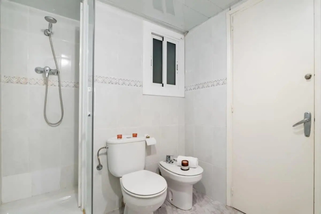 Sagrada Familia- Fantastic Bold Catalan 3 Bedroom Balcony