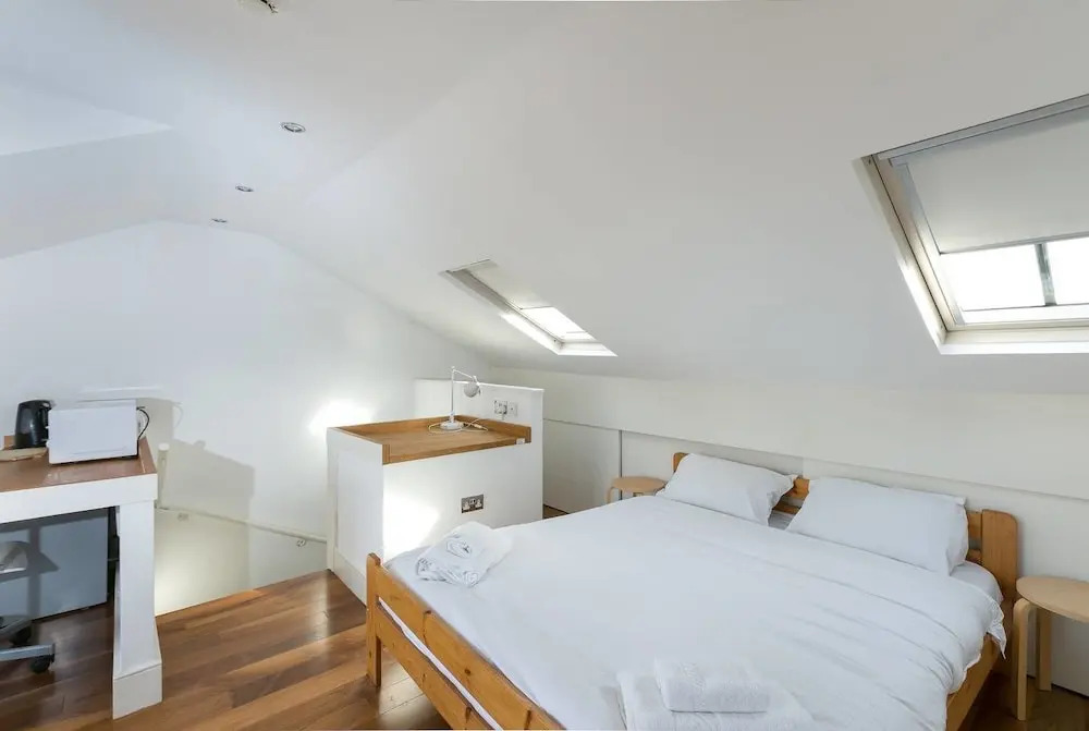 3BR Apartment in Great Swiss Cottage Location