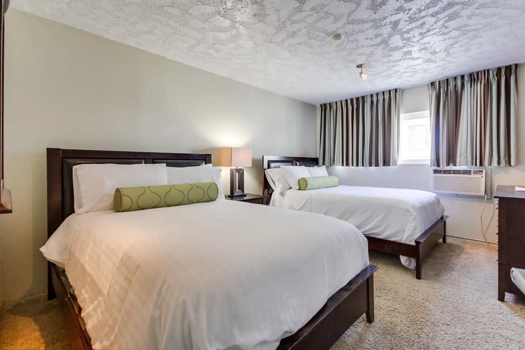 Surfer Beach Hotel
