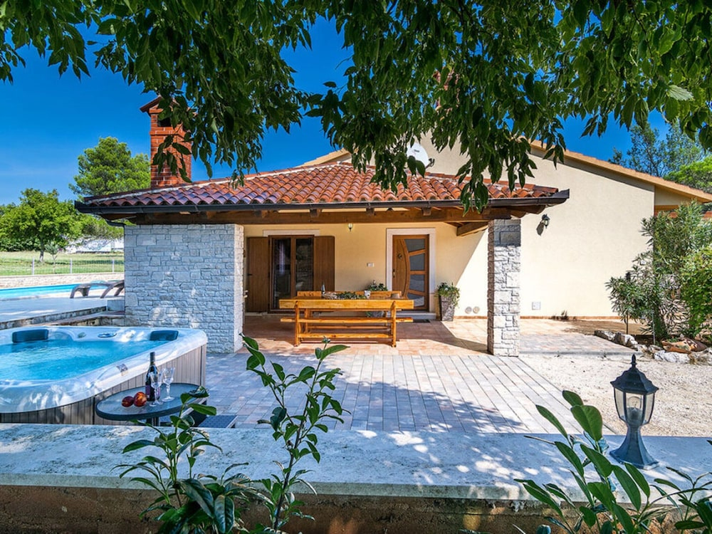 Villa Emanuel