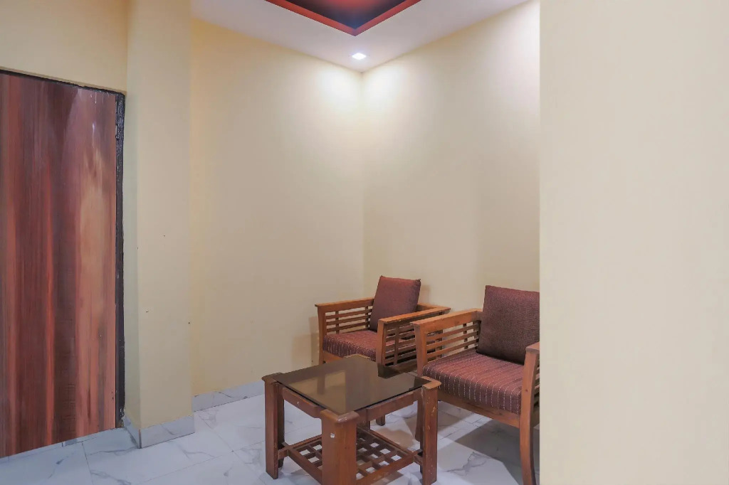 Shri Drona Hotel by OYO Rooms