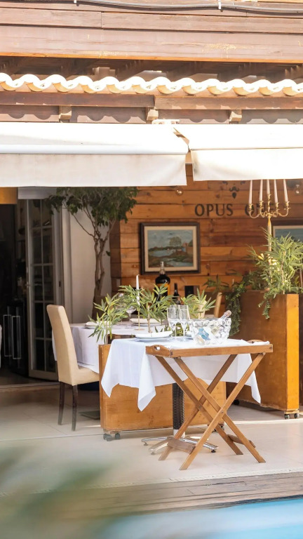 Luxury Guest House Opus One