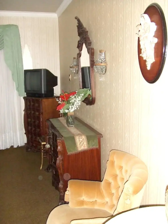 House With 3 Bedrooms in São Domingos de Rana, With Wonderful Mountain View and Enclosed Garden Near the Beach