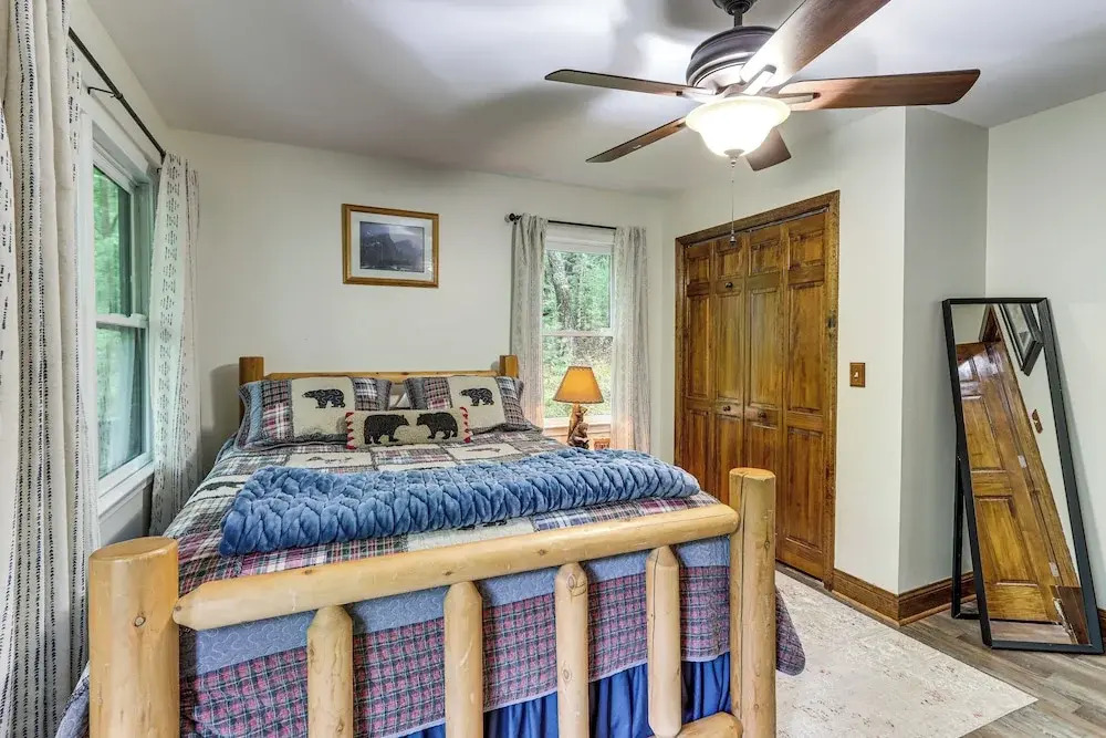 Ellijay Mtn Cabin w/ Hot Tub & Community Perks