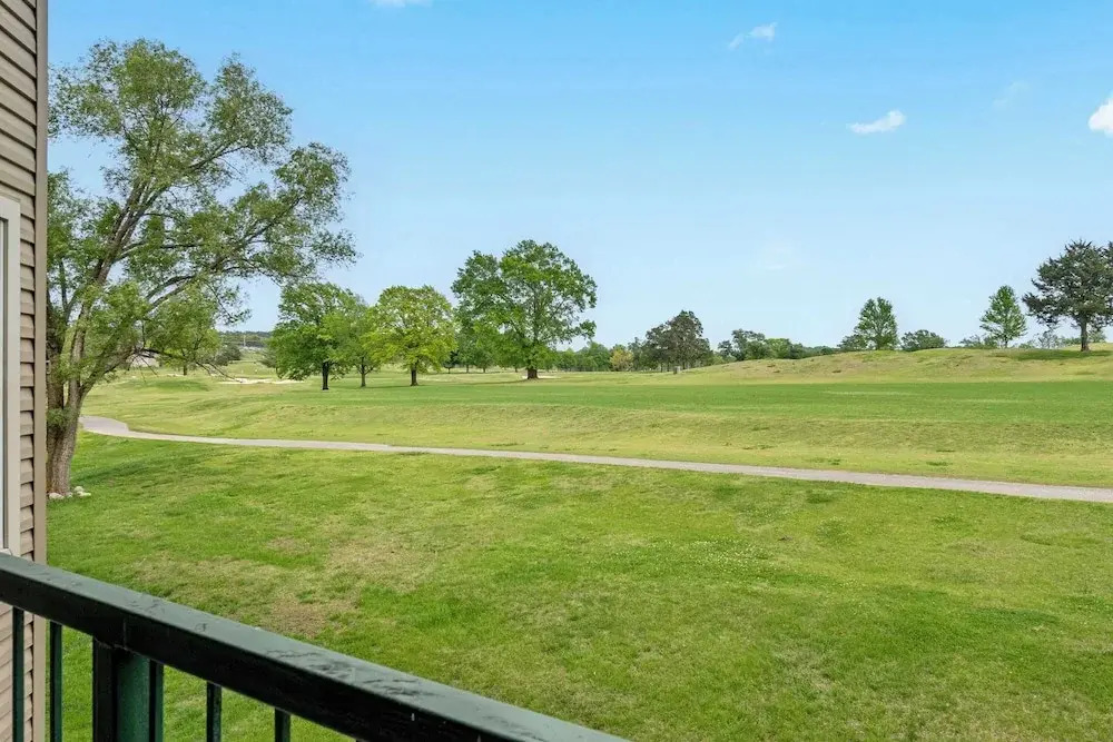 Catch the Sunrise - Branson Mo - Holiday Hills - 2bd Condo!