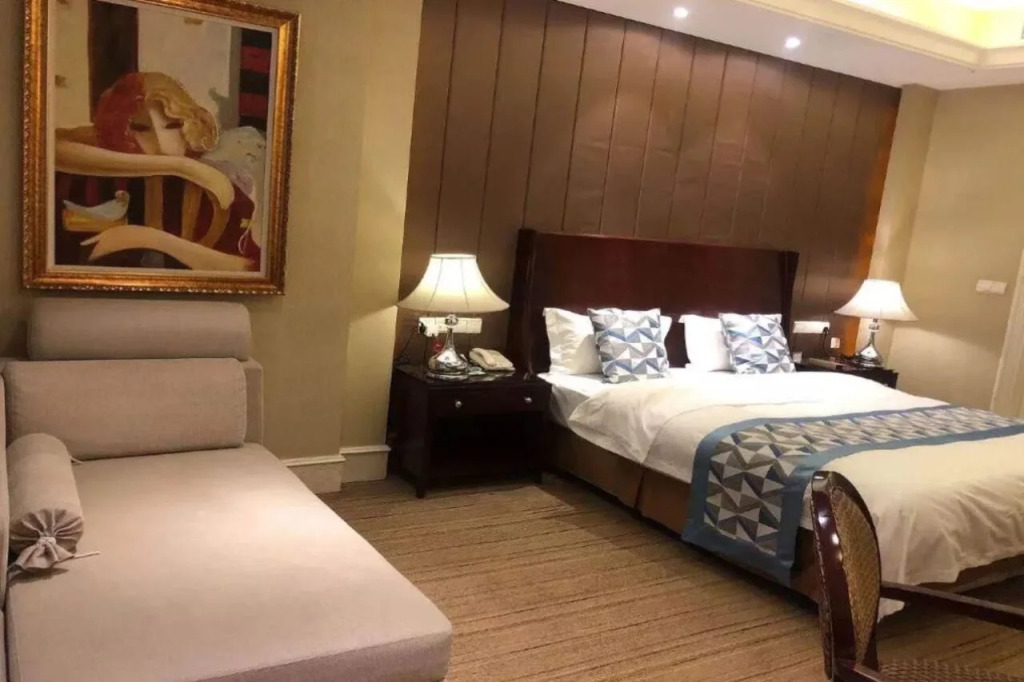 Zhongsu Shipu Hotel