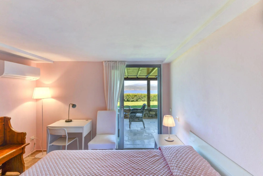 Bacio del sole, newly renovated four-room apartment, made by 7 beds-Bacio Del Sole