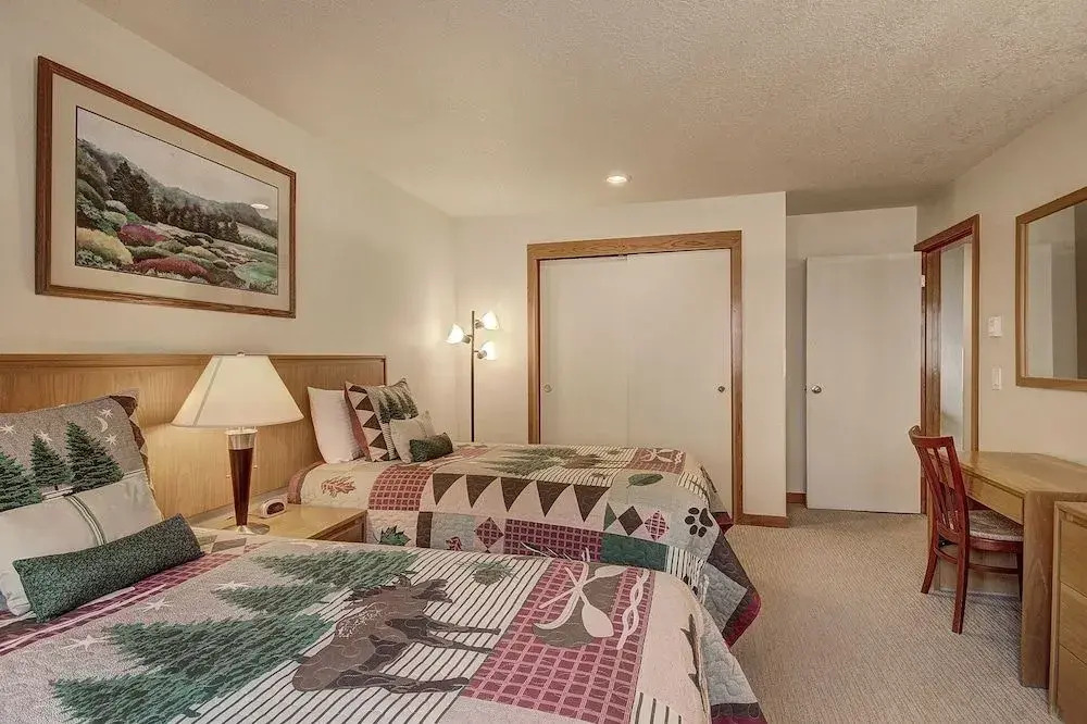 1638 Quicksilver - 3 Br Condo